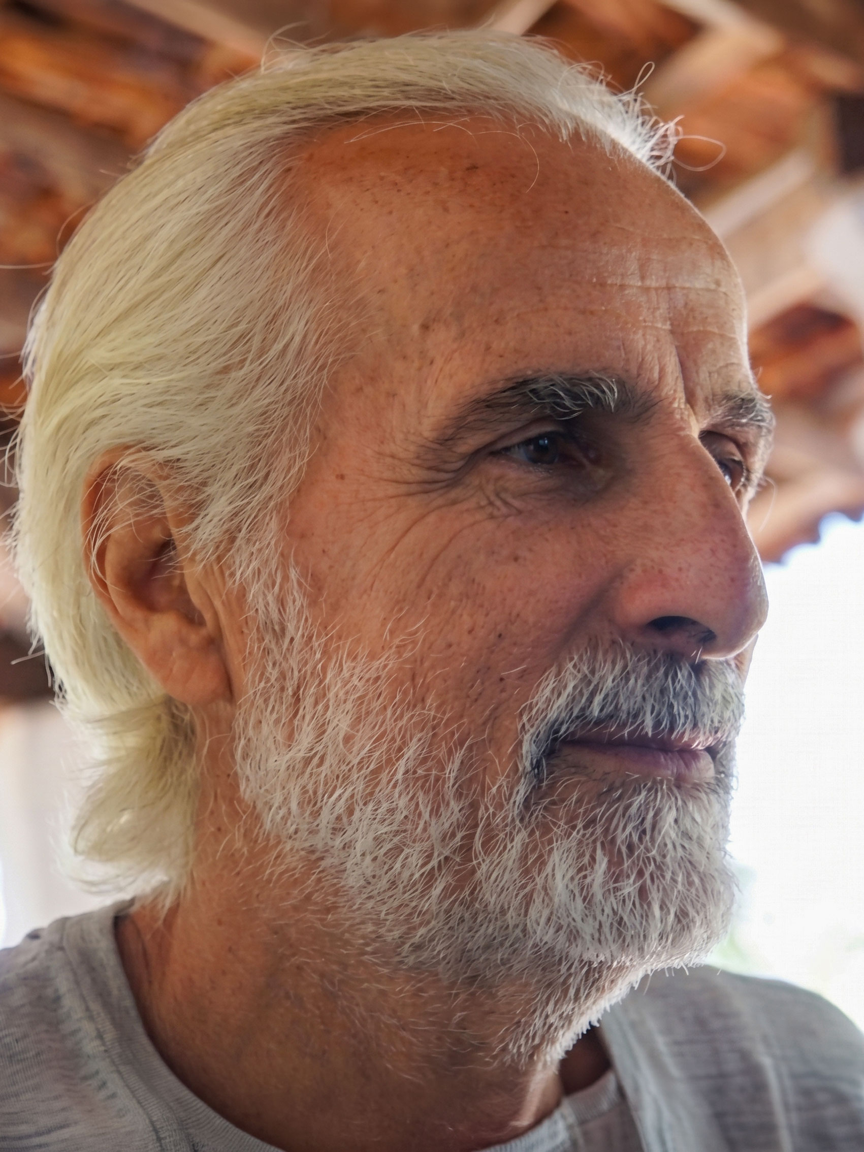 foto_autore_agam.jpg